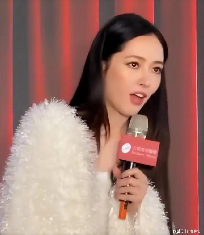 给钱向佐带娃有时异地但豪门日子藏不住了PG电子麻将胡了2郭碧婷手撕谣言：婆婆(图13)