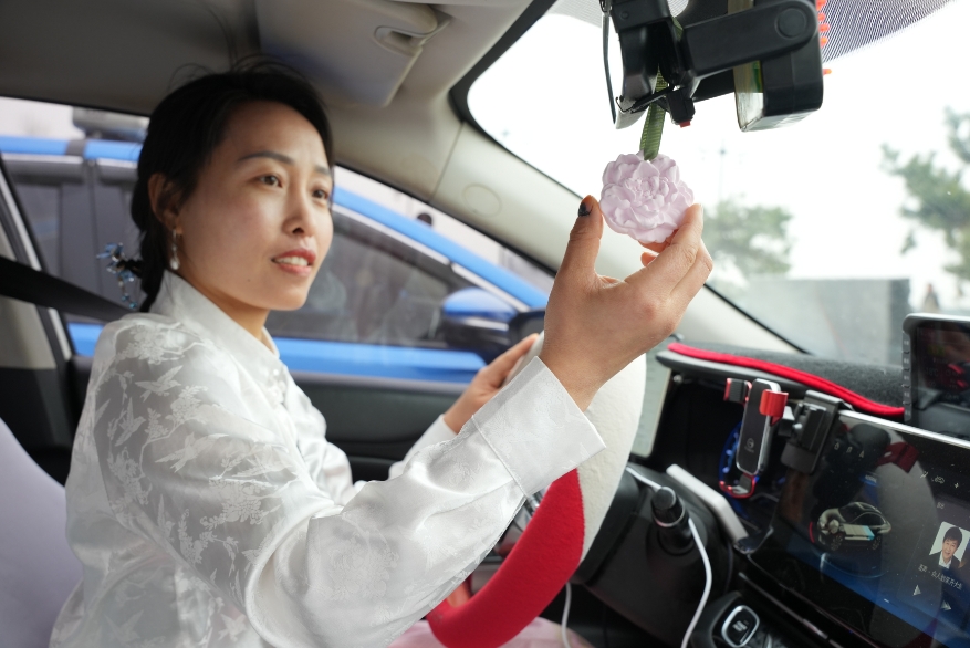 造“牡丹香车”助力牡丹文化节PG电子游戏麻将胡了洛阳市打