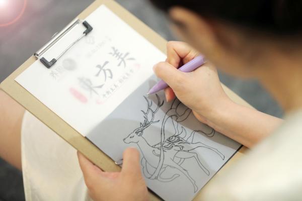 逅养固健注解“新平衡·东方美”PG电子麻将胡了试玩千年敦煌邂(图5)